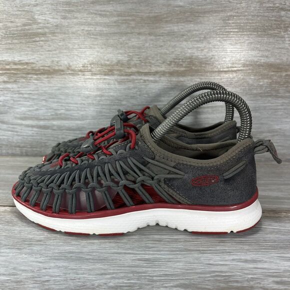 Keen Uneek O2 Sport Gray Red Size 4 Paracord Watershoes Hiking Sandals Size 4 - Picture 1 of 9